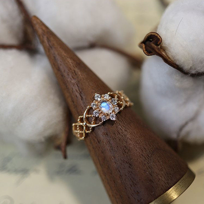 Signature Christmas Ring First Snow Crystal& Moonstone Essential