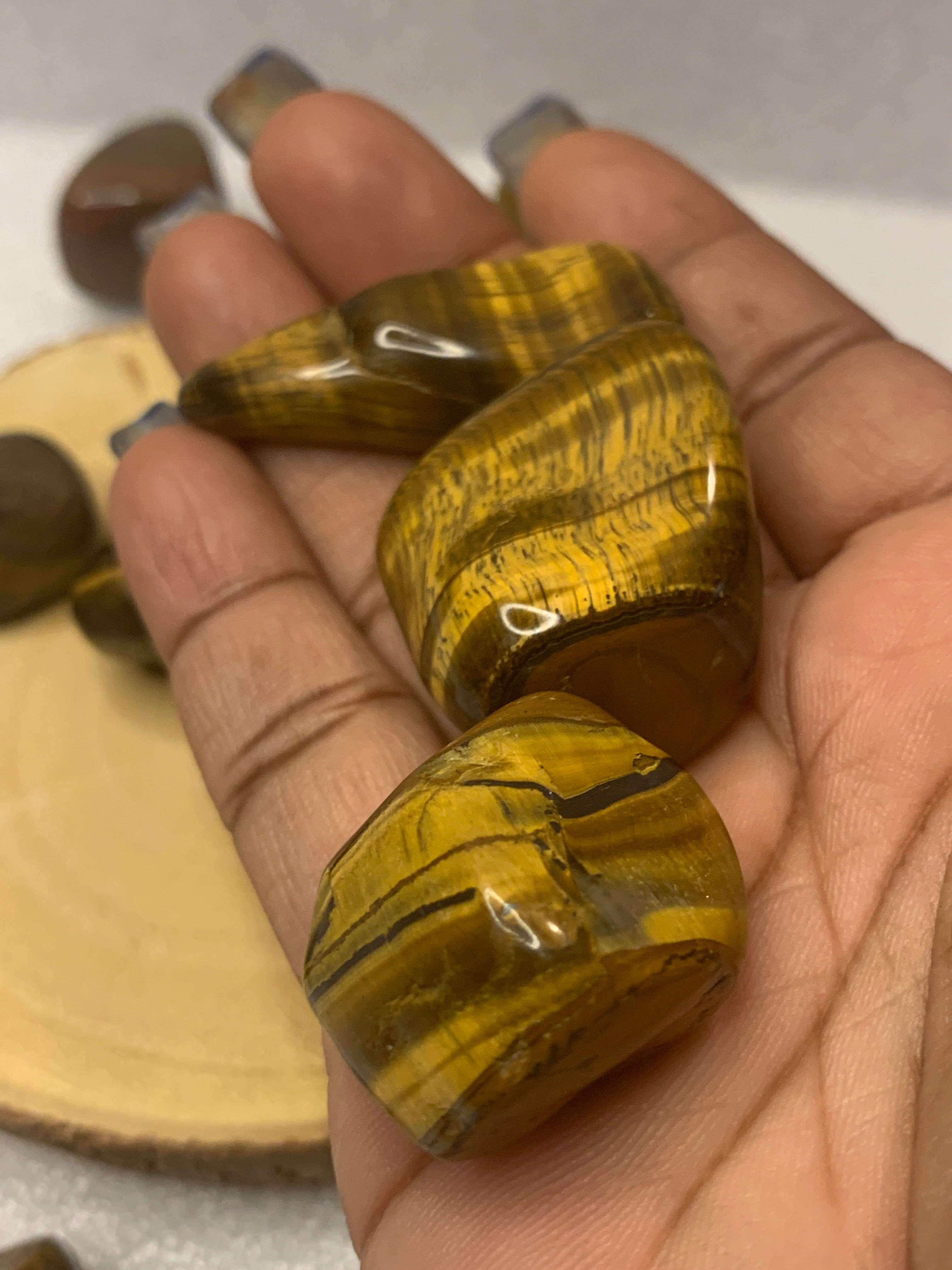 Natural Tiger Eye Crystal Stone