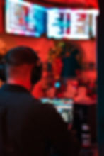 Bar Night mit live-DJ, guten Drinks & bester Stimmung  