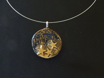 Bijou,jewel,bois,wood,noir, or,acier,étoiles,star