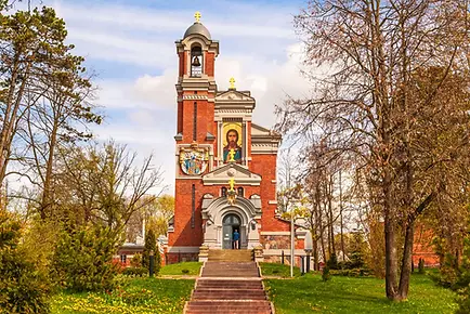 часовня-усыпальница Святополк-Мирских.webp