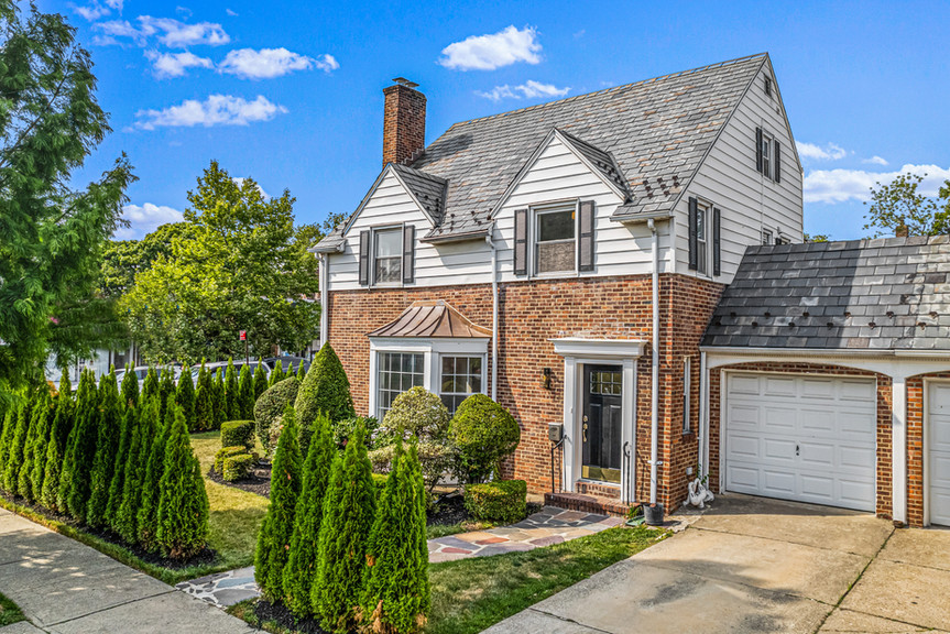 6903 Harrow St, Forest Hills