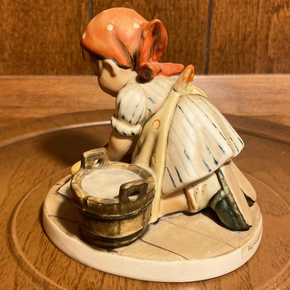 Thumbnail: Hummel "Big House – cleaning" Figurine | Goebel Germany TMK-6 | Housekeeping