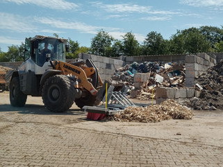 040-V13-36GU-VBS_CLEANsweep_V-Concept_mit_Schnellwechsel-Aufnahme_fuer_Liebherr_Radlader_f