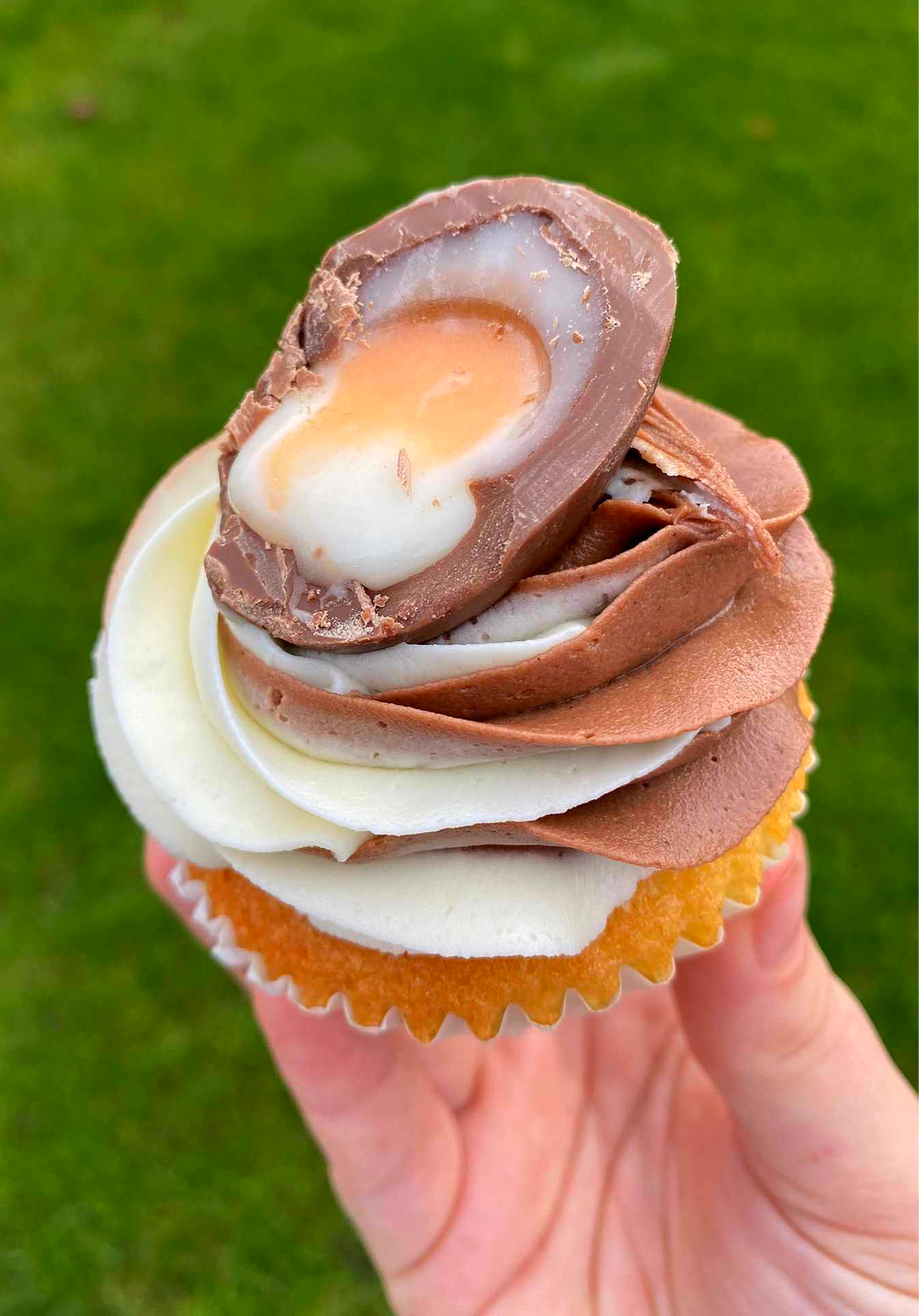 Creme Egg Cupcake