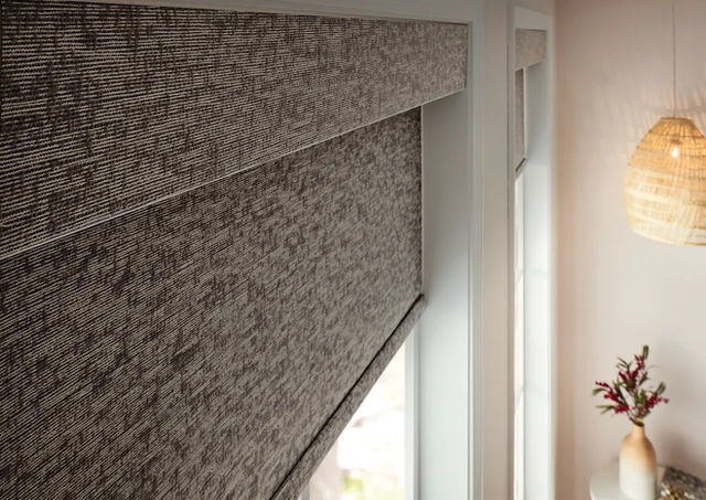 Blackout roller shades s