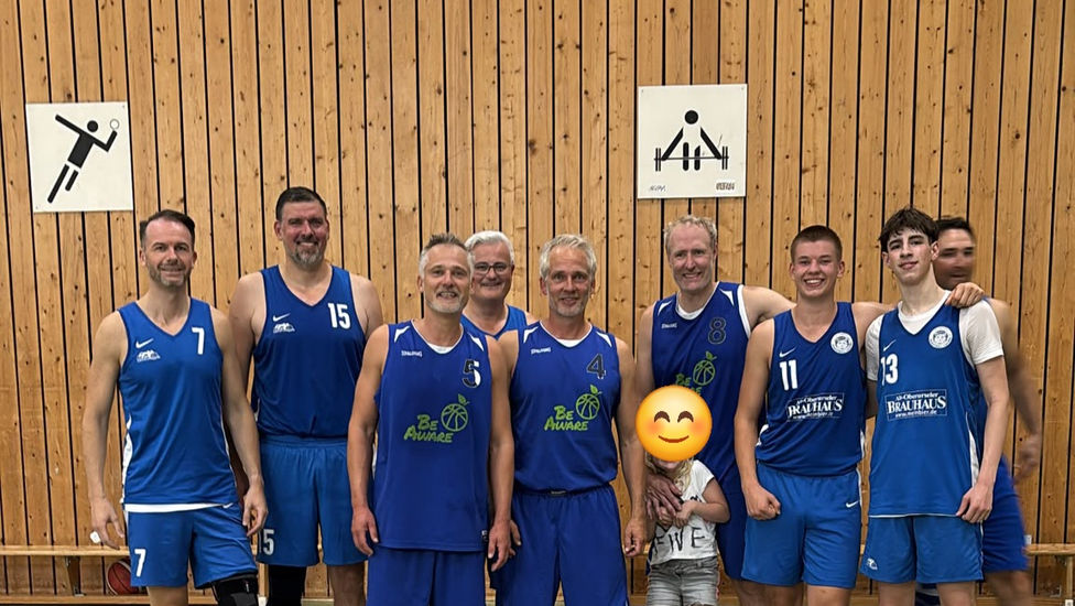Kurios, aber erfolgreich: Herren 3 gewinnen Saisonauftakt - auch dank Unterstützung