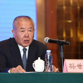 胡锡进:东航董事长答外媒观感不好 没必要过于苛责