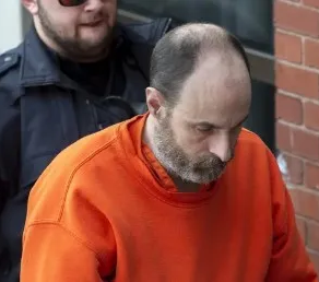 加拿大男子枪杀警察等4人 但被免刑责!