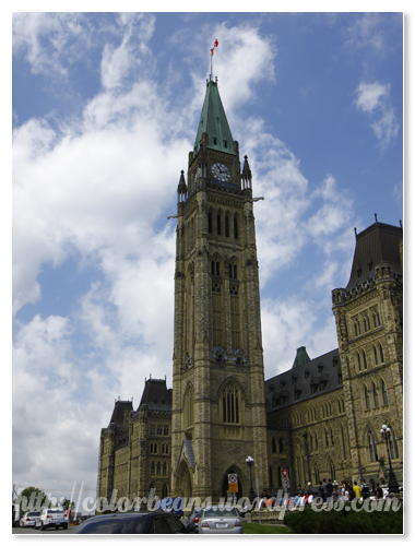 中間的高塔就是Peace Tower
