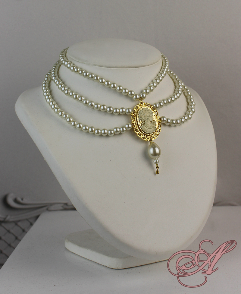 Miniature : Collier camée à la feuille d'or