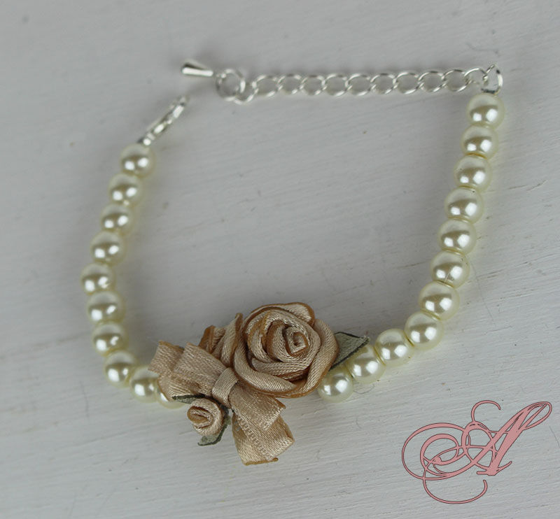 Miniature : Bracelet fleur brodée