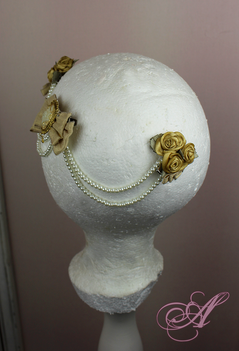 Miniature : Barette de fleurs camée à la feuille d'or