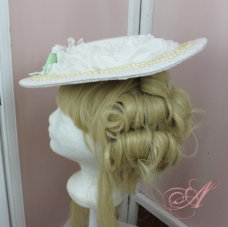 Miniature : Chapeau en mousseline et dentelle guipure