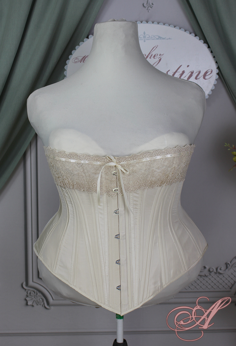 Miniature : Corset 1885  de mariage en soie