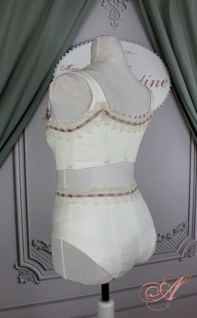 Miniature : Lingerie en coton satinée.