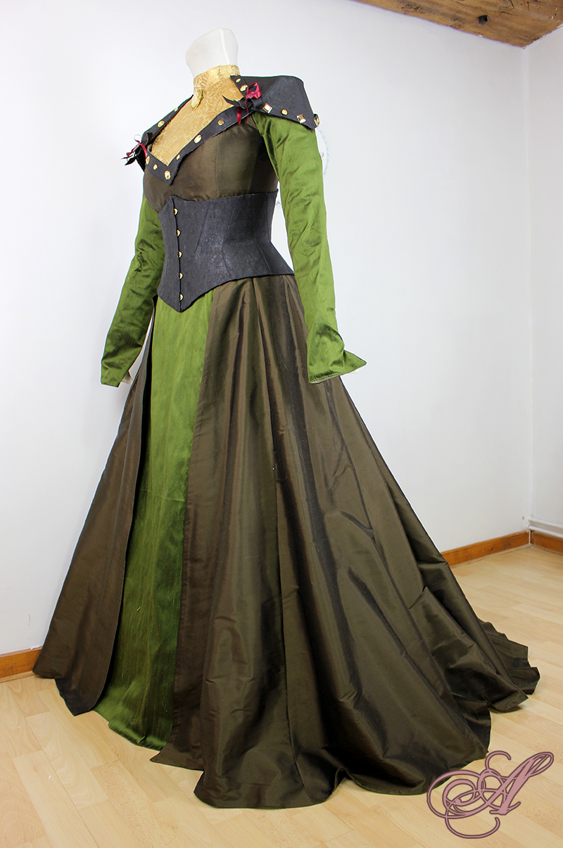Miniature : Robe en soie sauvage