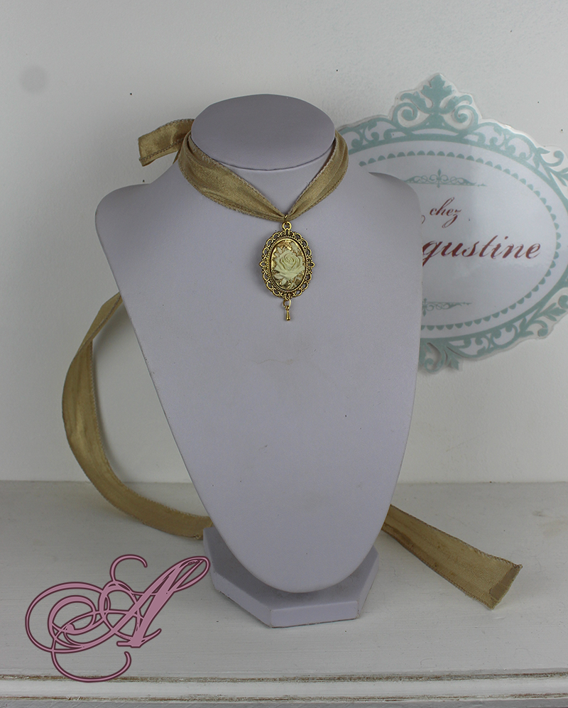 Miniature : Tour de cou à la feuille d'or