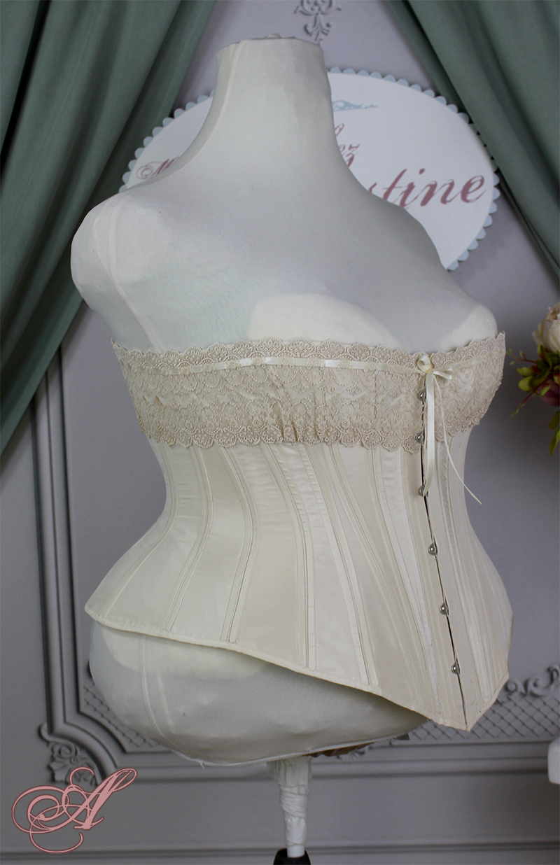 Miniature : Corset 1885  de mariage en soie