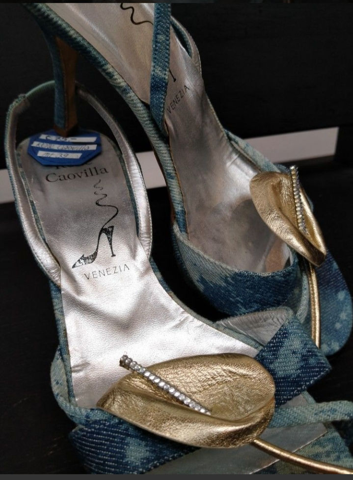 Thumbnail: Spijkerschoentjes van René Caovila