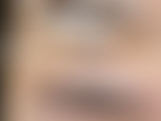 【40代・50代の謎】なぜ歳をとると「眉毛が数本だけ長ーく伸びる」のか?原因とプロの解決策