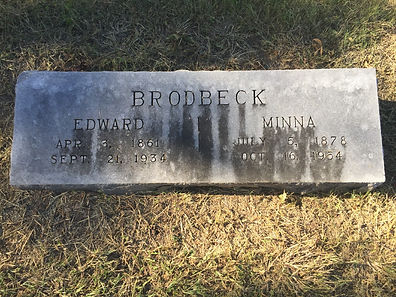 Edward Minna gravestone_edited.jpg