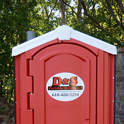 D&S Toilets logo