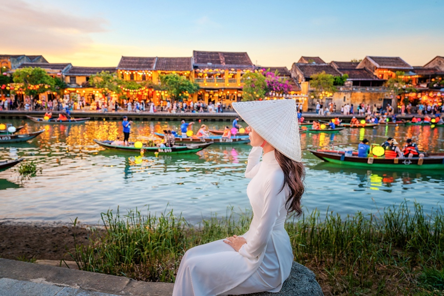 2026 越南入境攻略｜台灣人最新簽證規定、eVisa 申請教學與河內、胡志明市必玩指南