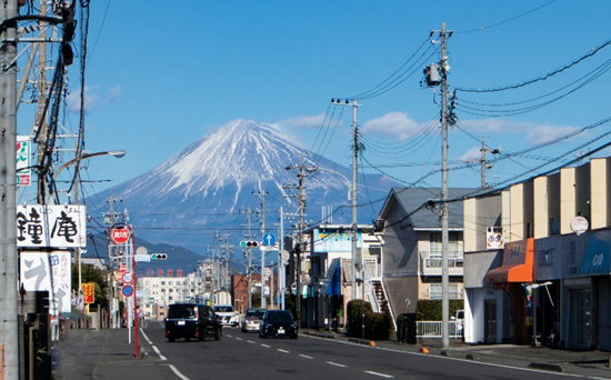 富士山街景照片