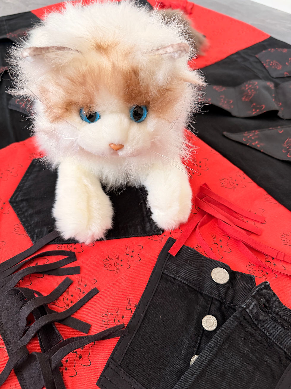 Miniaturbild: EW-Pet-Decke Red/Black-Denim (groß)