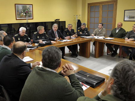 Ayuntamiento, Unión de Hermandades, Policía Local, Bomberos y Policía Nacional aprueban el Plan Inte