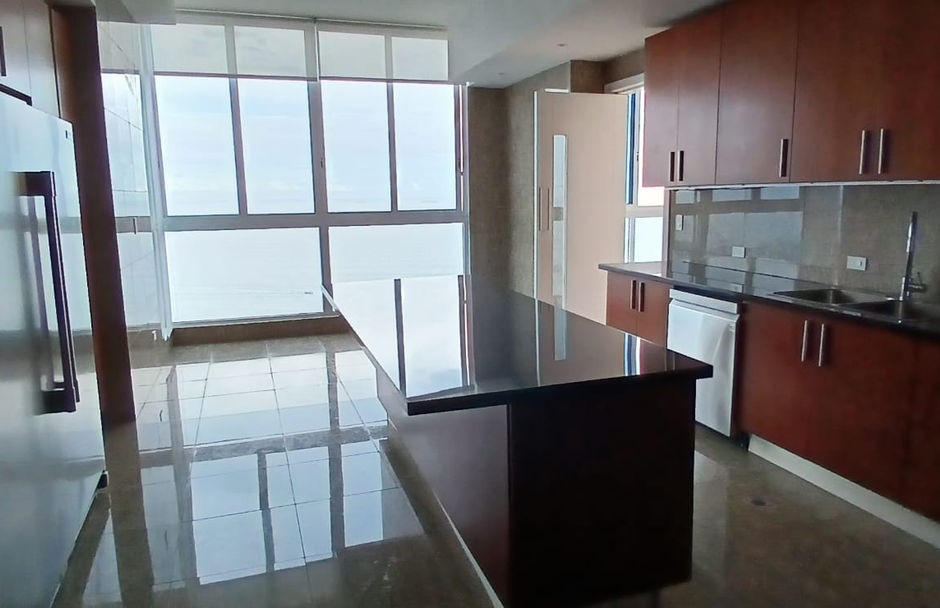 4-Bedroom Ocean-View Apartment in PH The Point, Punta Paitilla, Panama City, Panama – photo 5 of 16