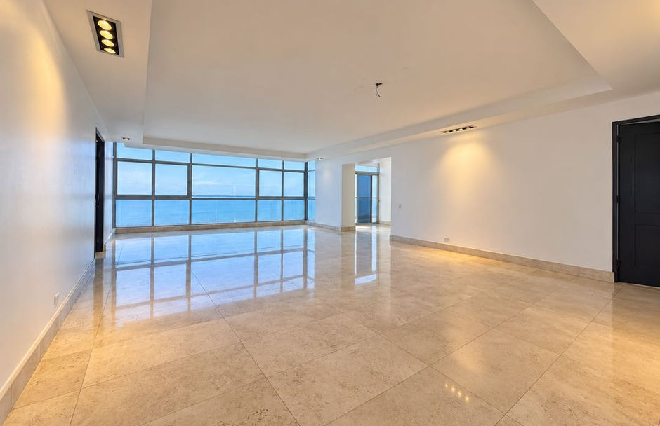 Waterfront 453 m2 3-Bedroom Ocean-View Apartment, Costa del Este, Panama – photo 4 of 11