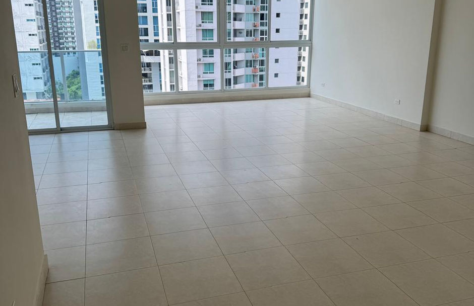 Spacious 2-Bedroom Apartment in Bellavista Park, Avenida Balboa, Bella Vista, Panama City, Panama – photo 7 of 15