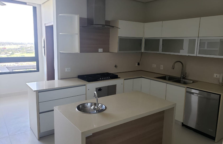 300 m2 3-Bedroom Apartment with Terrace and Sea Views, Santa Maria, Panama – photo 7 of 12