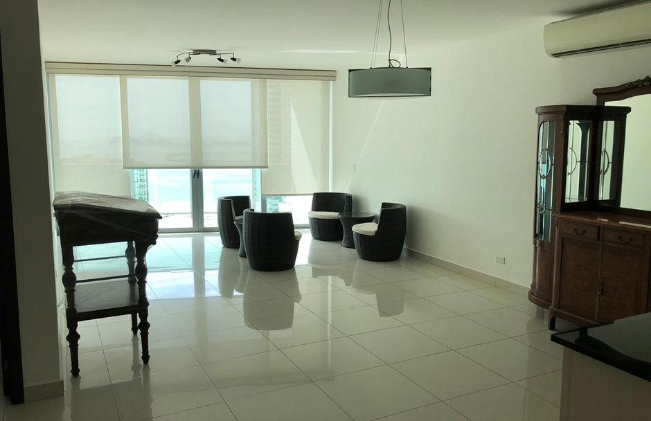 2-Bedroom High-Floor Apartment in PH Allure, Avenida Balboa, Panama City, Panama – photo 1 of 16