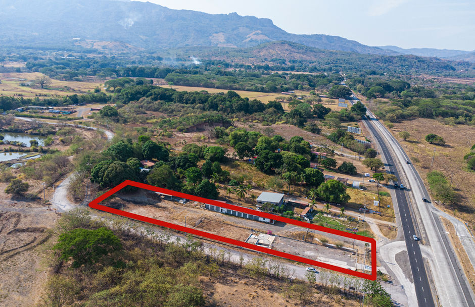10 Mini-Storage Units on a 5,500 m² Highway Lot, Chame, Panama – photo 1 of 14