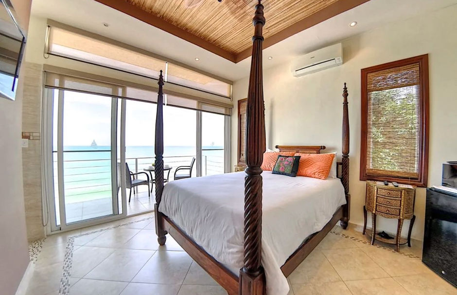 Beachfront 4-Storey Boutique Hotel with 6 Bedrooms, San Carlos, Panama – photo 3 of 16