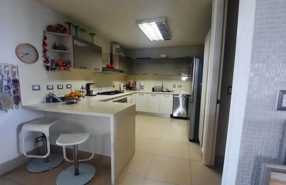 Semi-Furnished 178 m2 3-Bedroom Beach Apartment in PH Bahia, Gorgona, Panama – photo 2 of 6