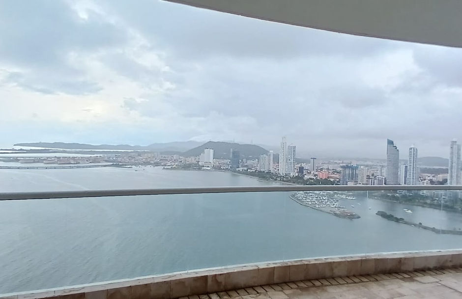 4-Bedroom Ocean-View Apartment in PH The Point, Punta Paitilla, Panama City, Panama – photo 3 of 16