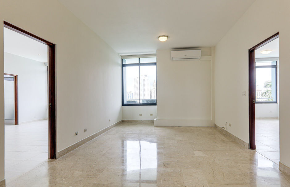 Remodelled 3-Bedroom Apartment in PH Cresta Palace, La Cresta, Panama City, Panama – photo 7 of 16