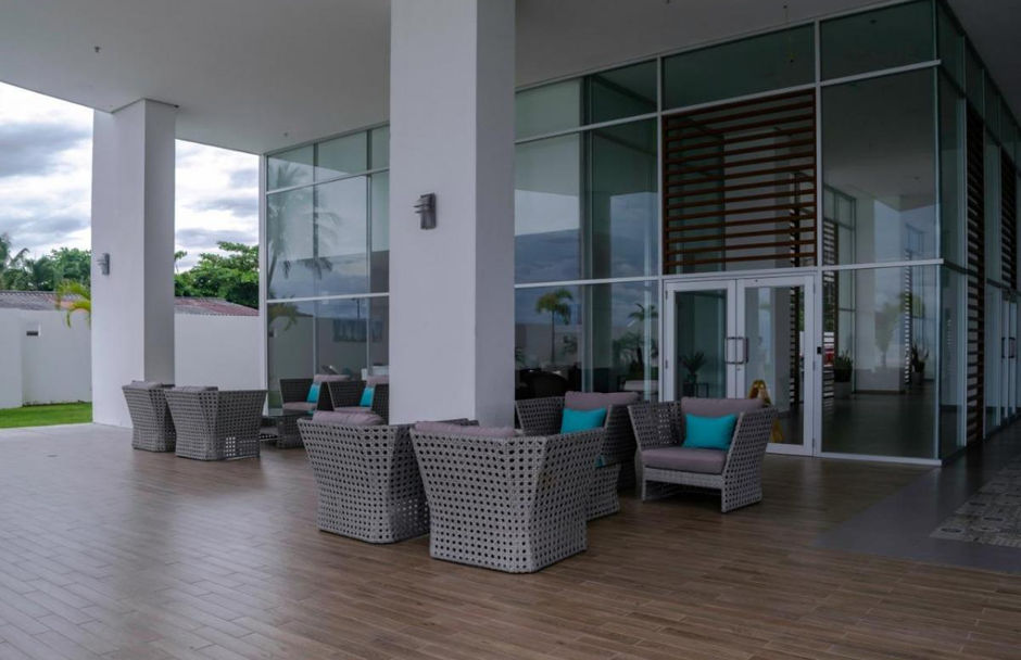Furnished 2-Bedroom Ocean-View Apartment in Royal Palm, Gorgona, Panama – photo 11 of 12