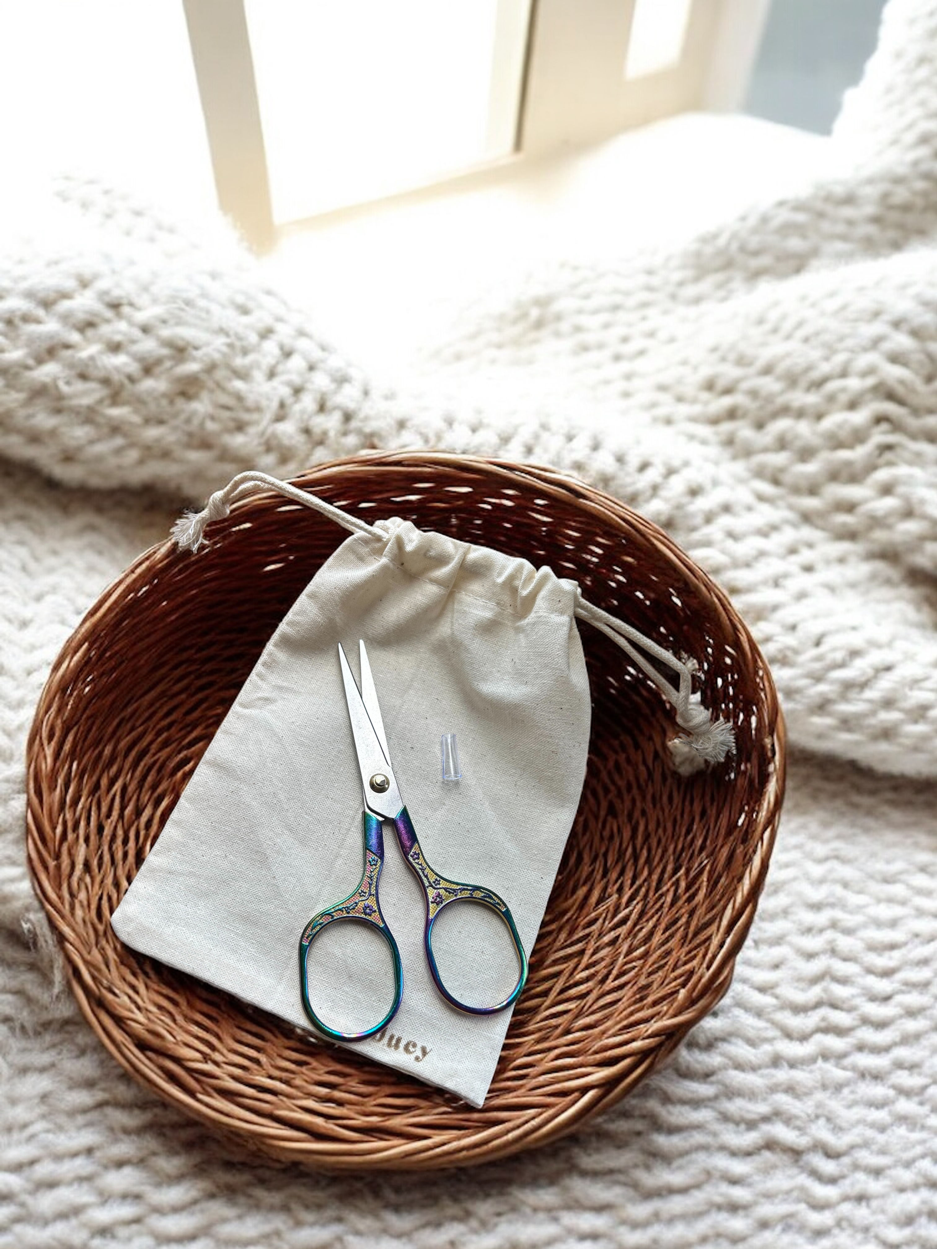 Juey Iridescent Scissors & Pouch