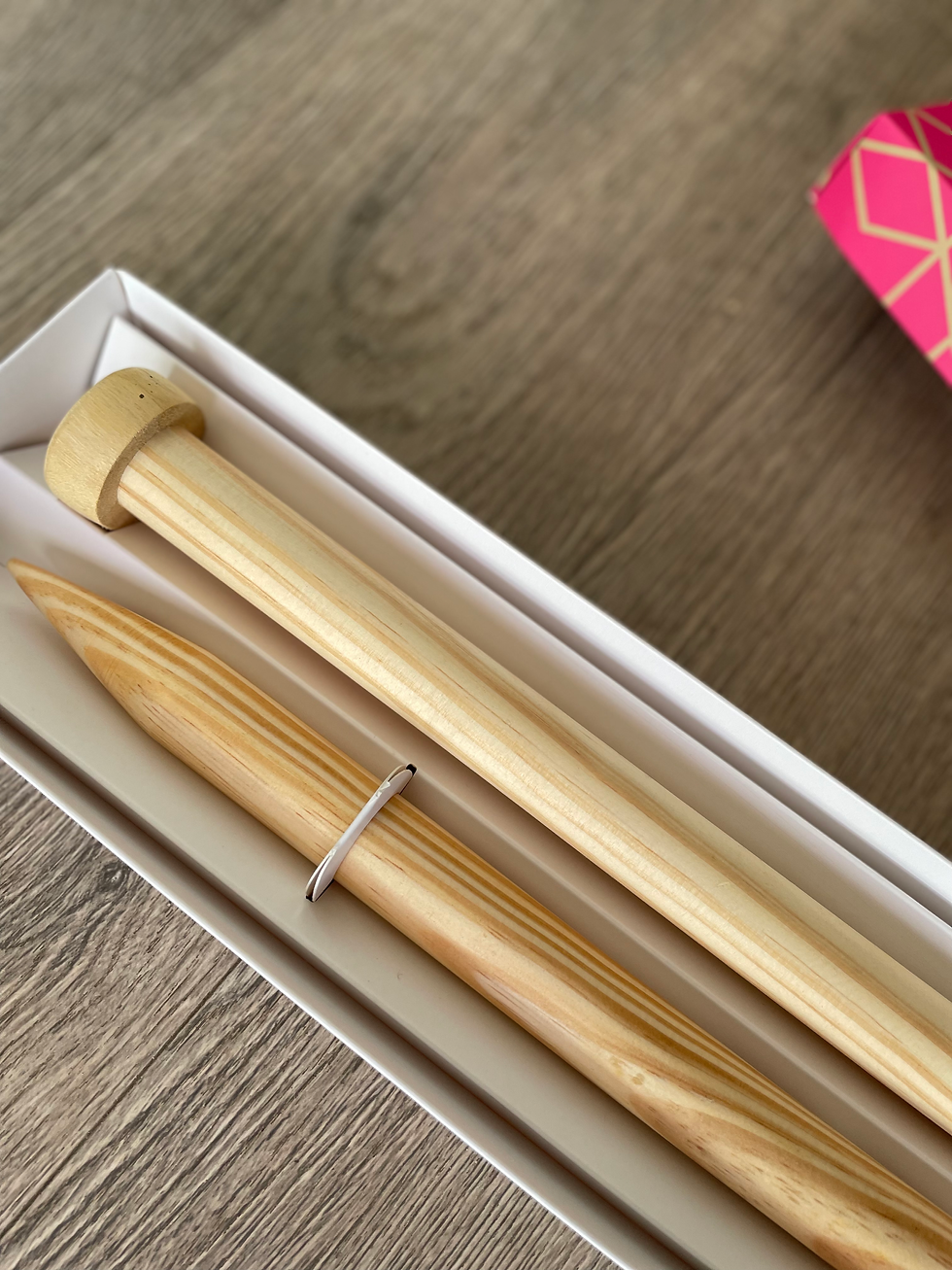 Thumbnail: Juey Jumbo Knitting Needles extra long
