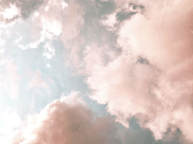 オレンジ色の雲の画像