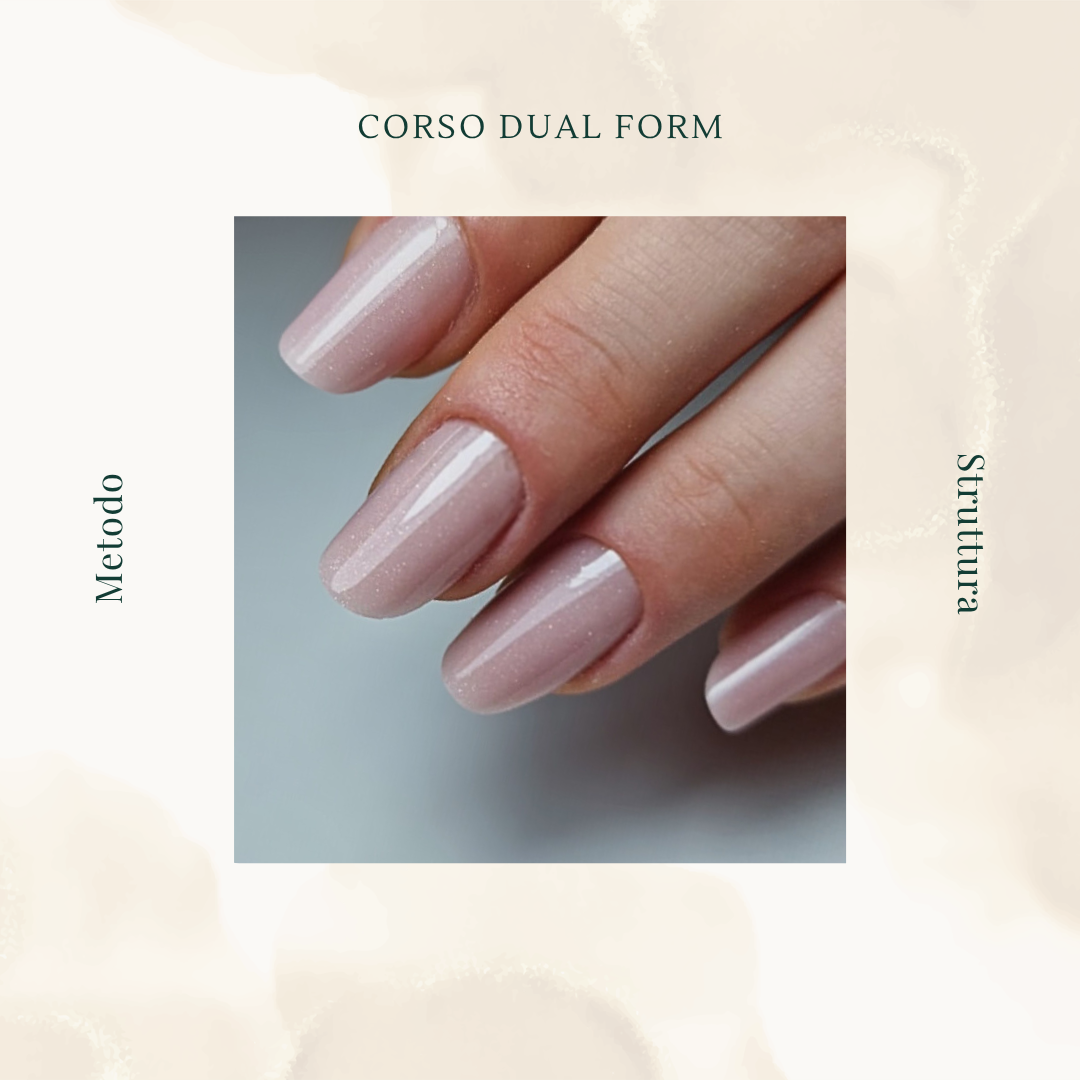 Unghie chiare color carne forma ovale