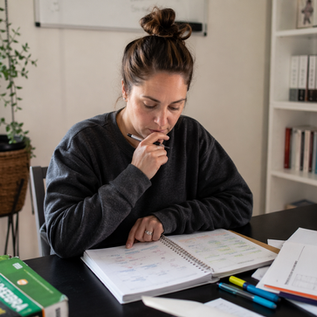 Should You Tutor for Free? When Volunteering Makes (or Breaks) Your Business