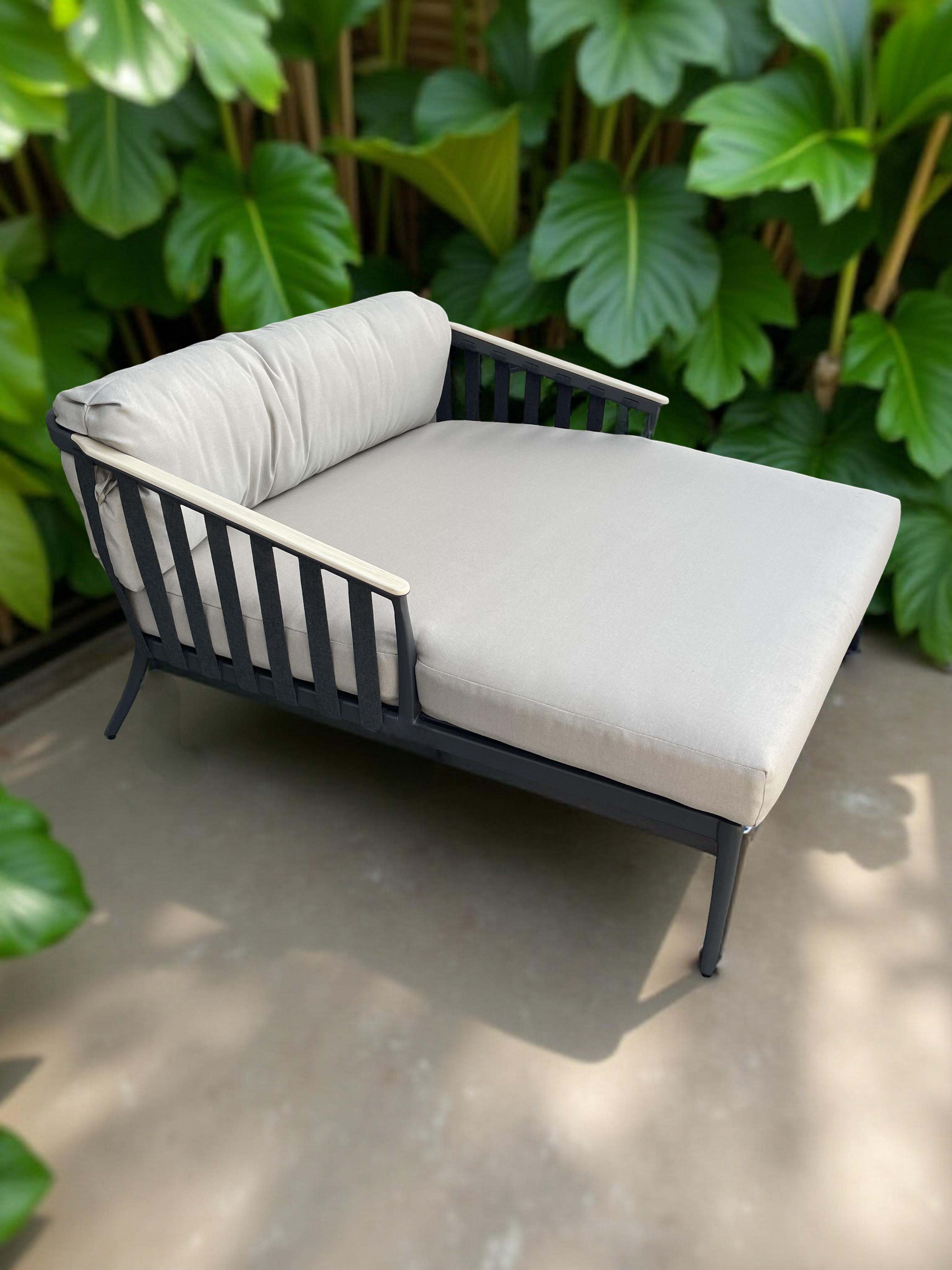 Jayne Daybed