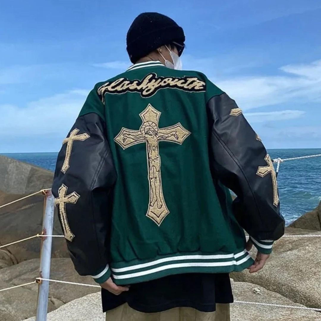 Retro Varsity Jacket⭐⭐⭐⭐(4.5/5)