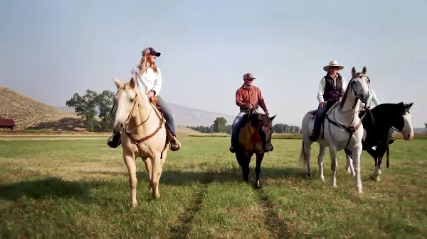 Horseback-Riding-in-Montana.webp